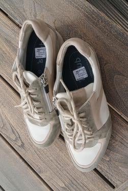 1 paar  dames schoenen nauwelijks gebruikt