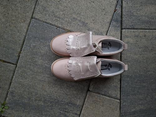 Nieuwe schoenen roze maat 38