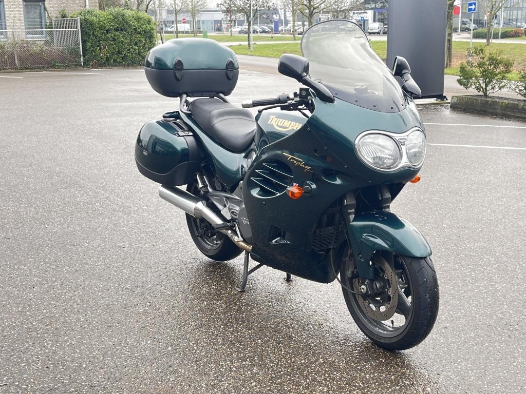 Triumph Trophy tour 900