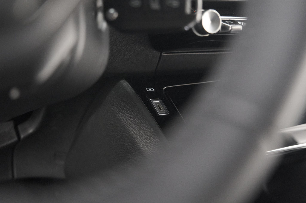 Peugeot 208 puretech 100 allure | 360 camera | dodehoekdetectie | navigatie
