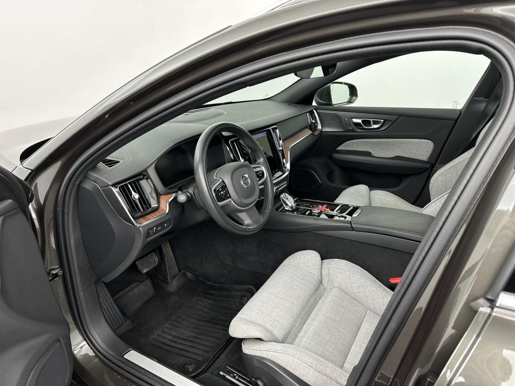 Volvo V60 t6 340pk recharge inscription| pano| 360camera| adap.cruise| tre