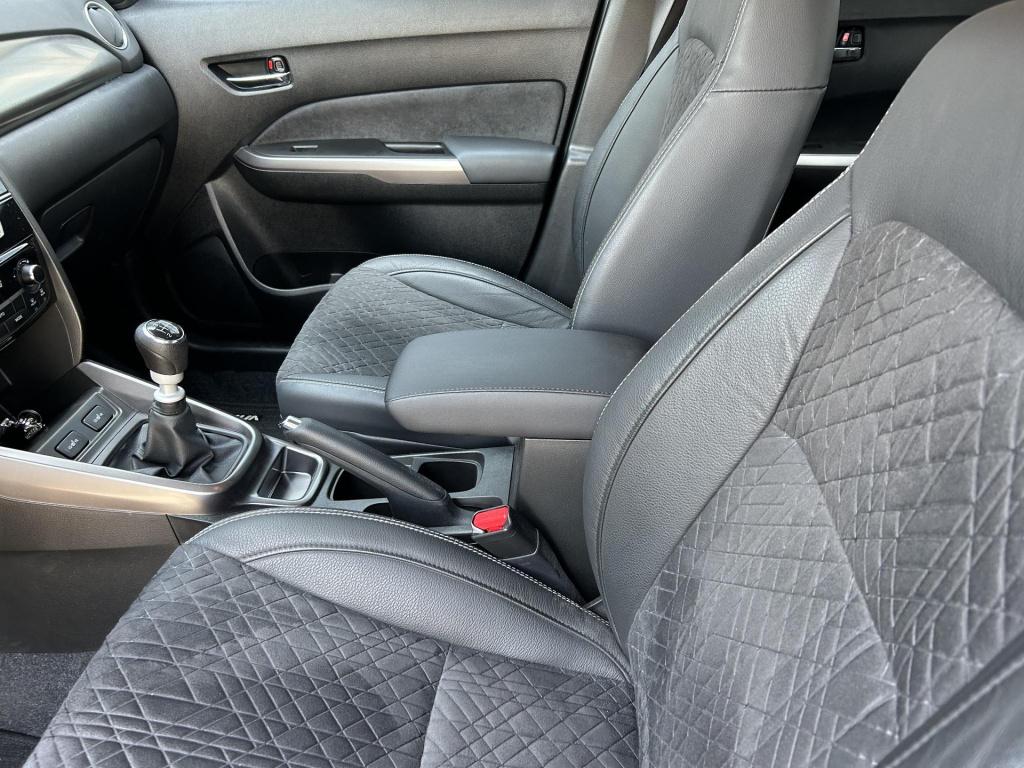 Suzuki Vitara 1.4 boosterjet style smart hybrid