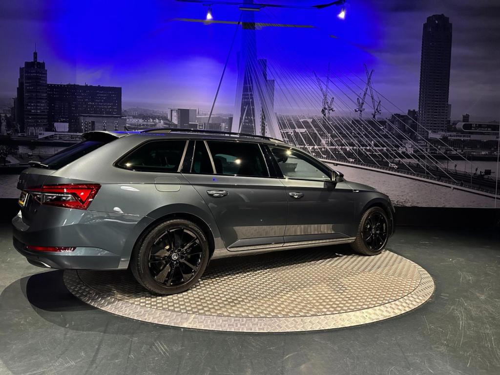 Skoda Superb combi 1.4 tsi iv sportline business *keyless*virtual*camera*sf