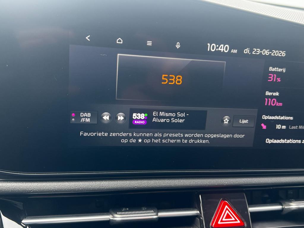 Kia Niro Ev executiveline 64.8 kwh full option, trekhaak afn. pearl white