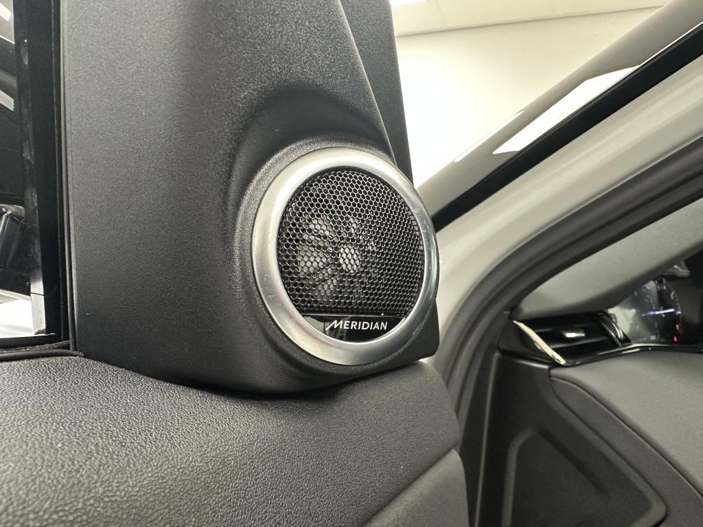 Land Rover Range Rover 1.5 p300e awd r-dynamic se | black line | meridian |