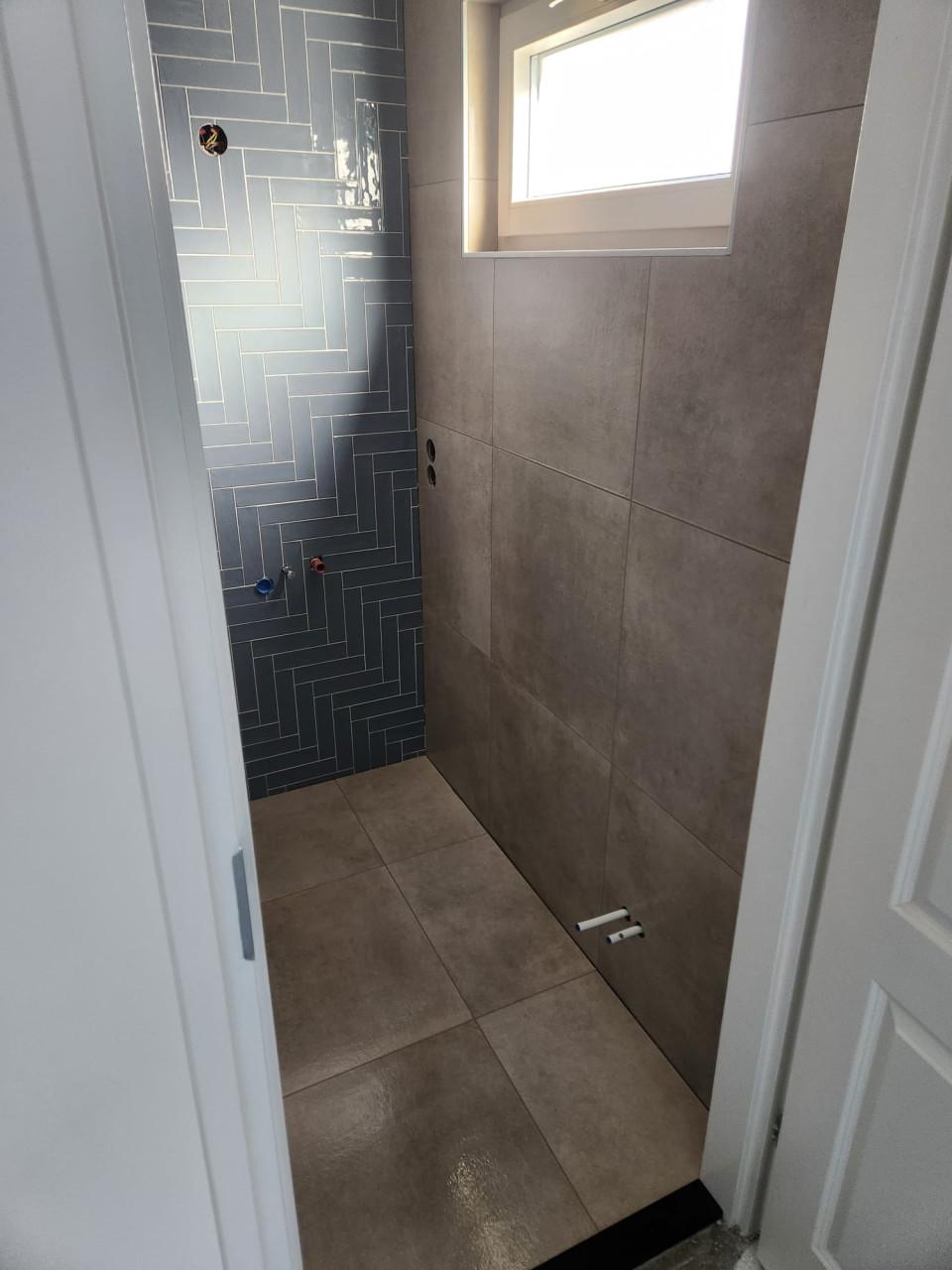 Tegelzetter nodig? Bel/app: 06 21937244 of Mail: jvbtegelzetter@gmail.com