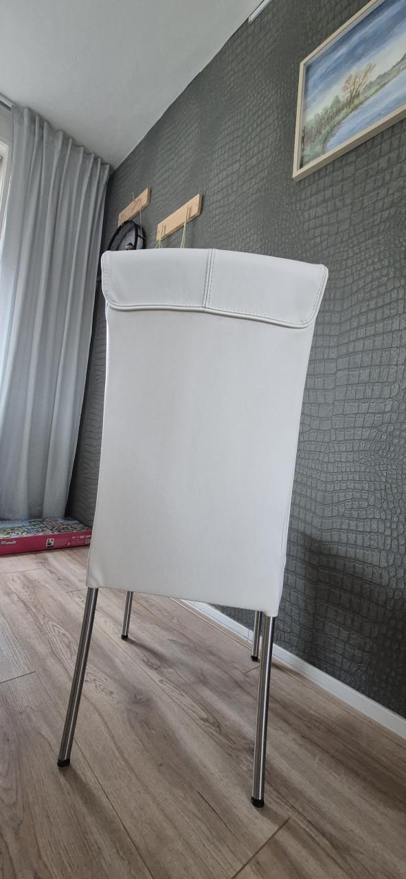 Wit leren eetkamerstoelen