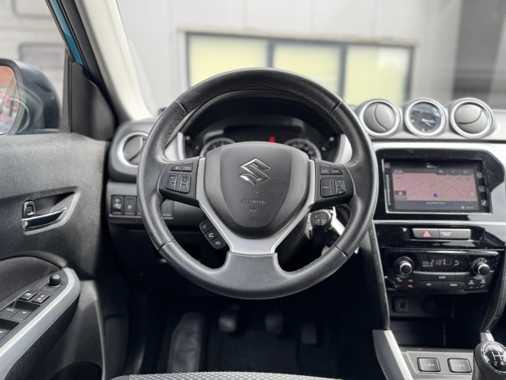 Suzuki Vitara 1.6 exclusive | trekhaak afneembaar | navigatie | camera | st