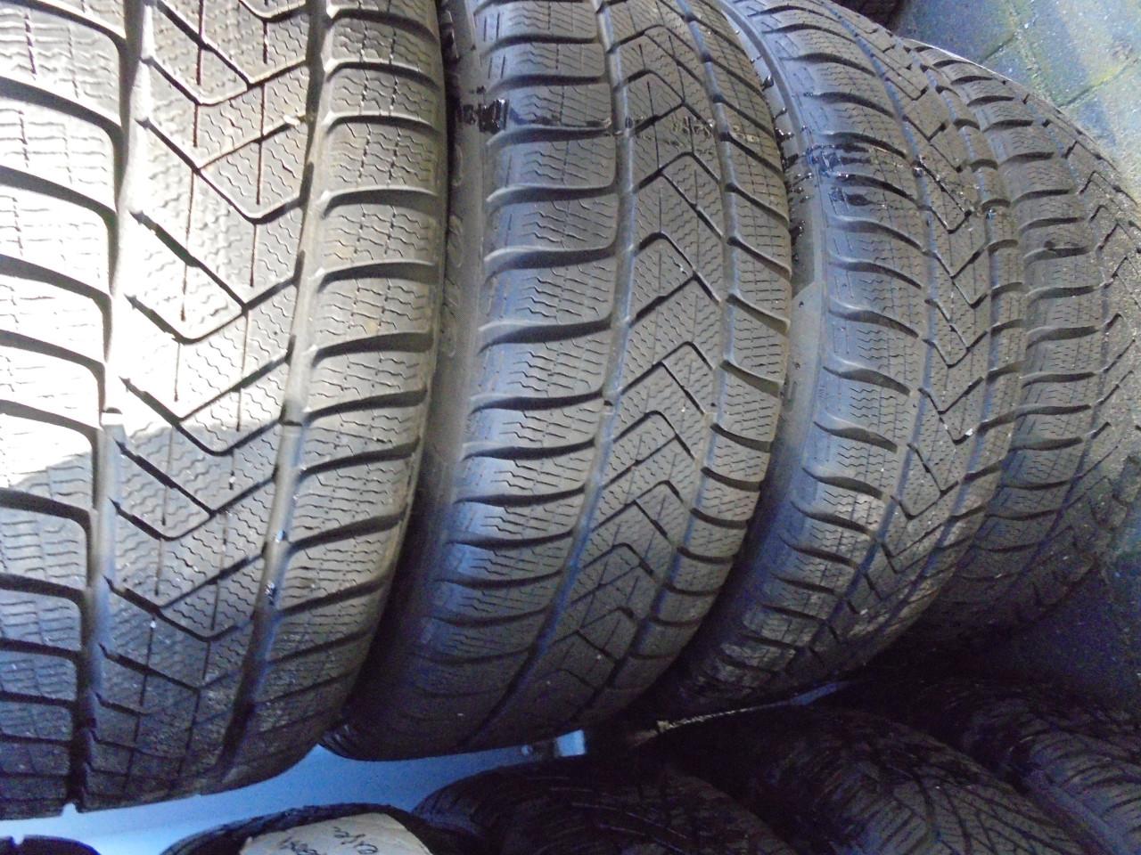 4 stuks Borbet Velgen 18 INCH met winterbanden van Pirelli