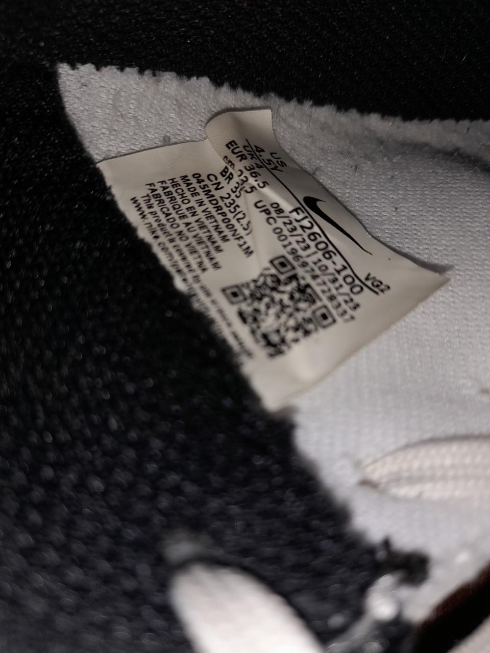 NIKE Phantom GX 2 Club kinder zaalschoenen wit