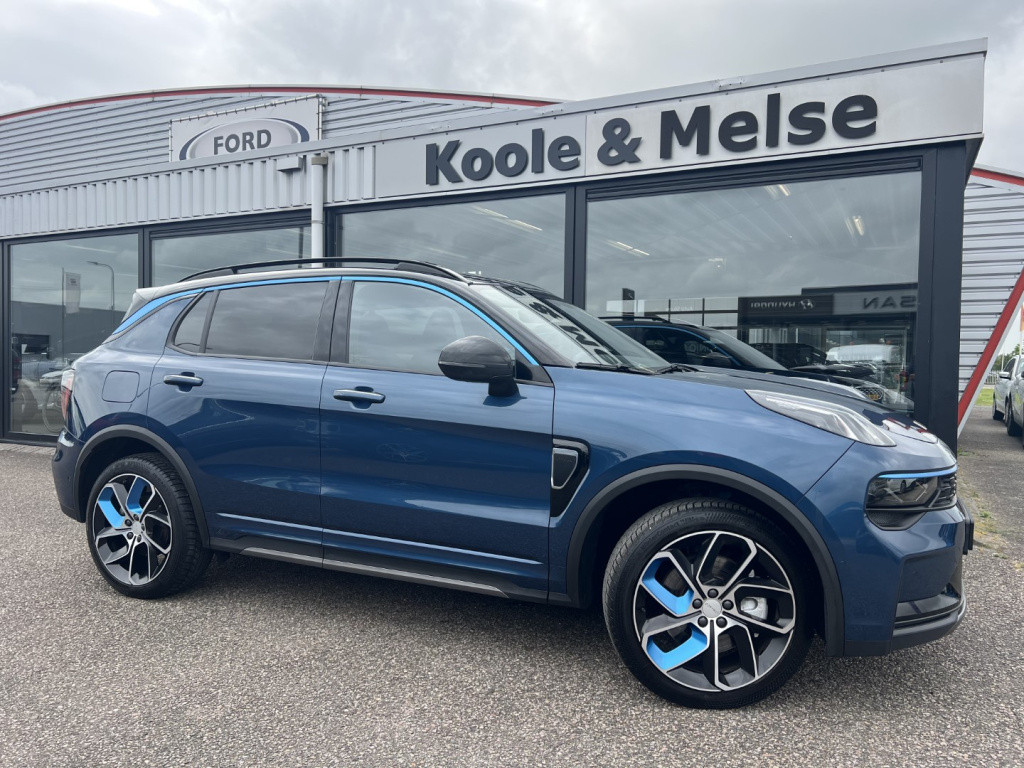 Lynk & Co 01 1.5 261pk plug in hybrid , pano dak , 360 gr camera , car play