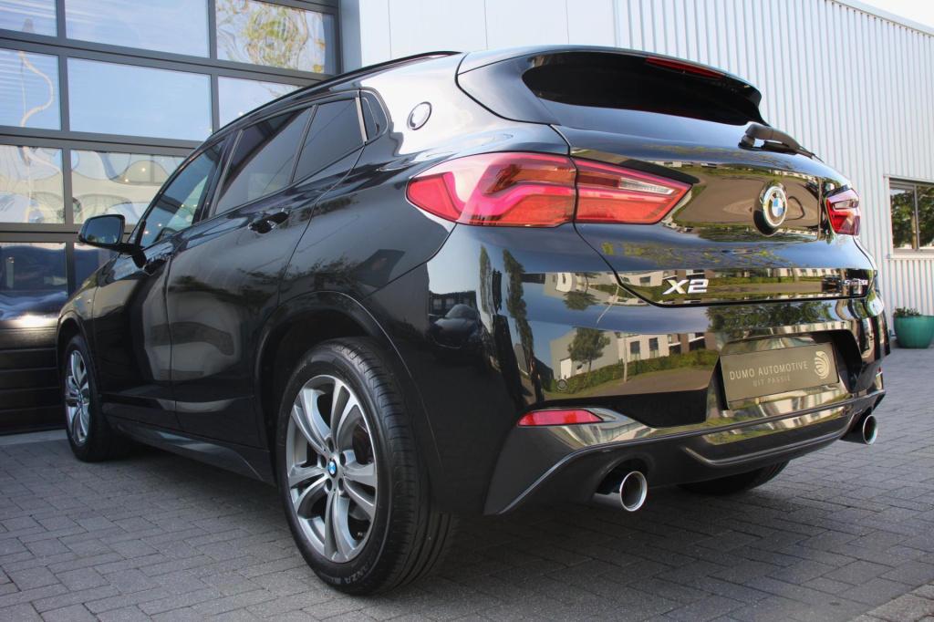 BMW X2 sdrive20i m-sport automaat - led - elek kofferklep - trekhaak - head