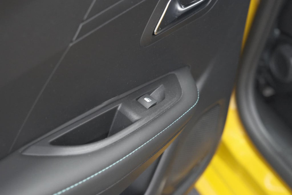 Peugeot 208 puretech 100 allure pack | adaptieve cruise control | camera | 