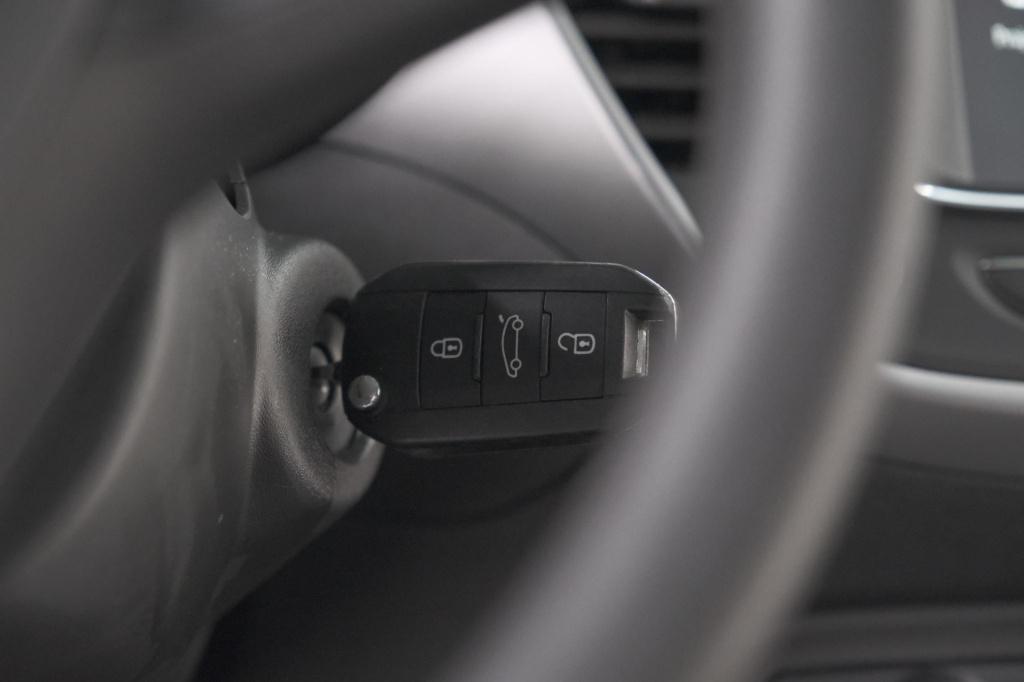 Opel Crossland X 1.2 turbo 110 online edition | trekhaak | apple carplay | 