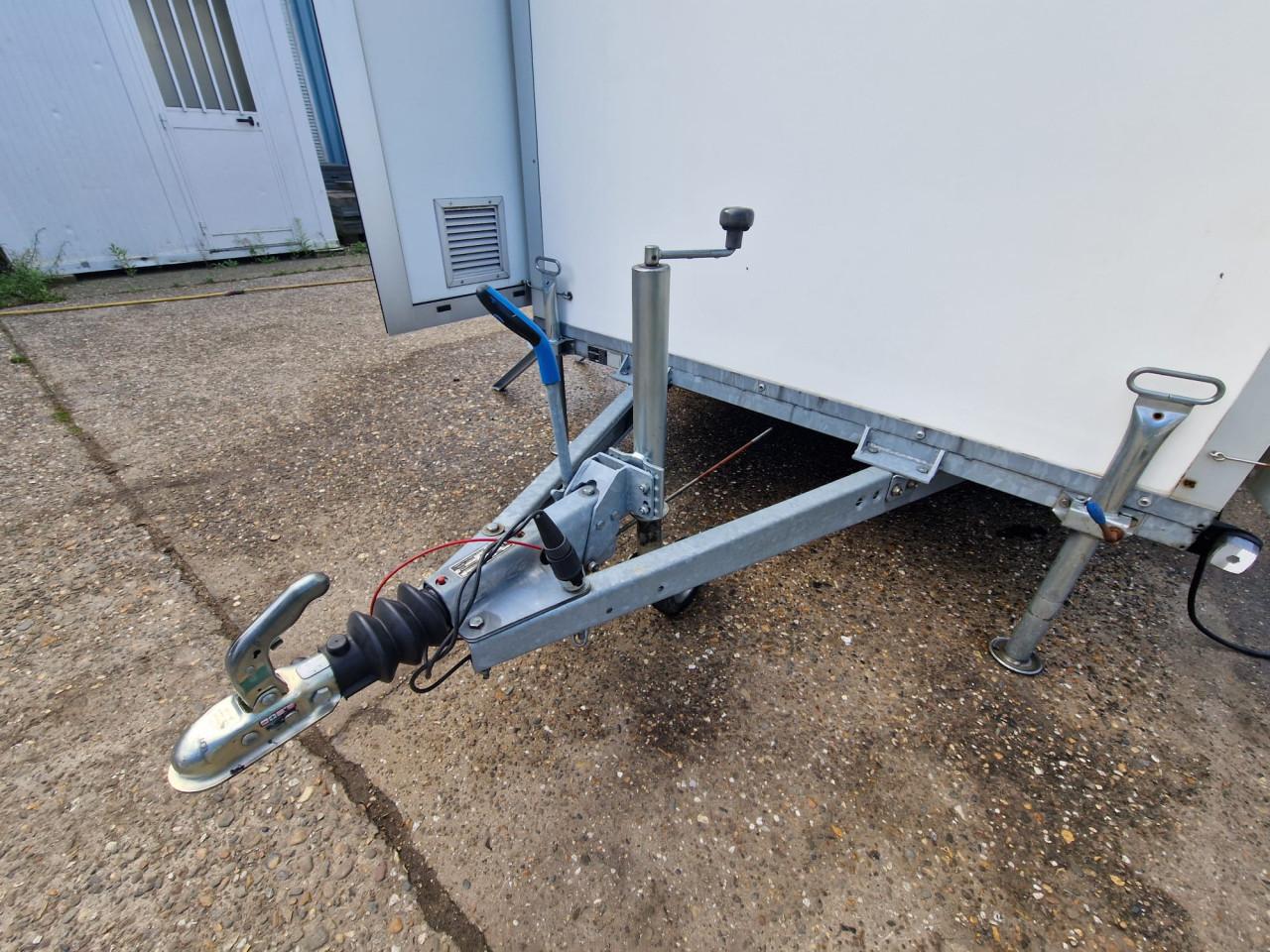 Mobiele badkamer wagen / Mobiele nooddouche te koop