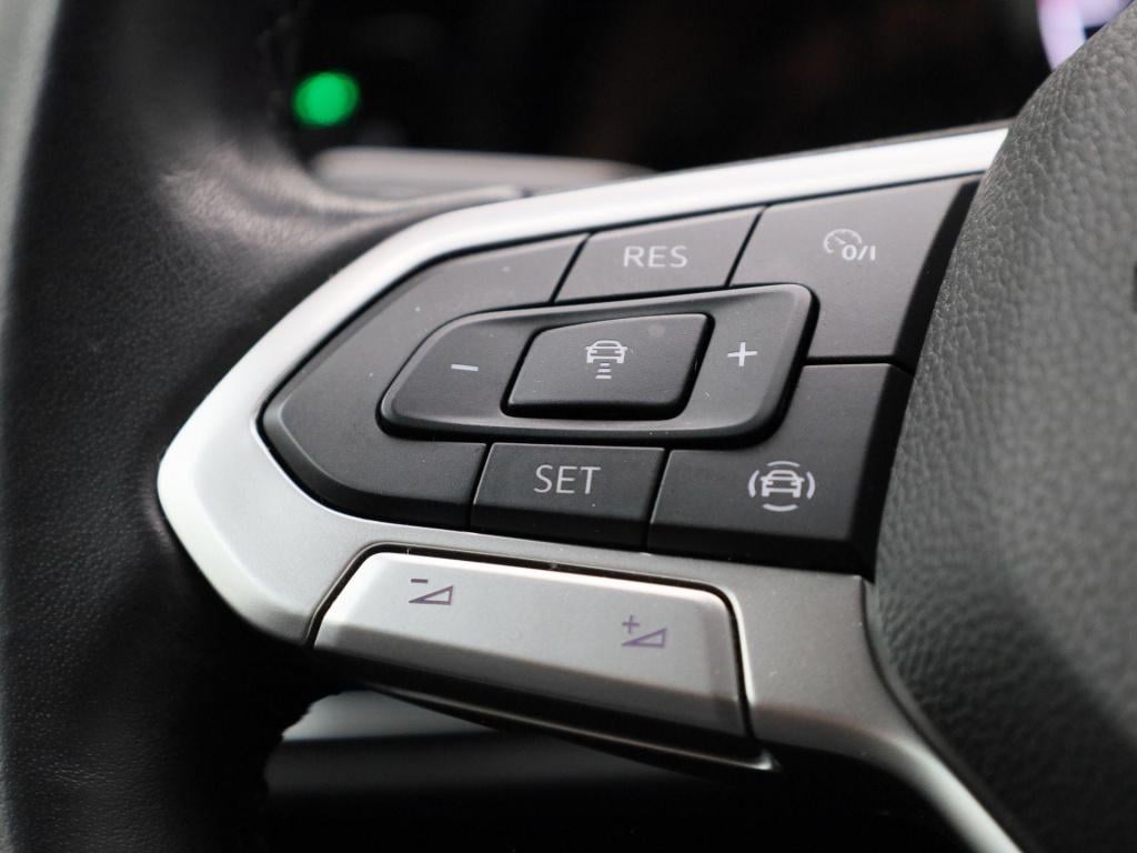 Volkswagen Golf 1.0 etsi life | automaat | stoel - stuur verwarming | navig