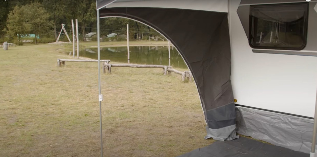 Caravanluifel met voorwand