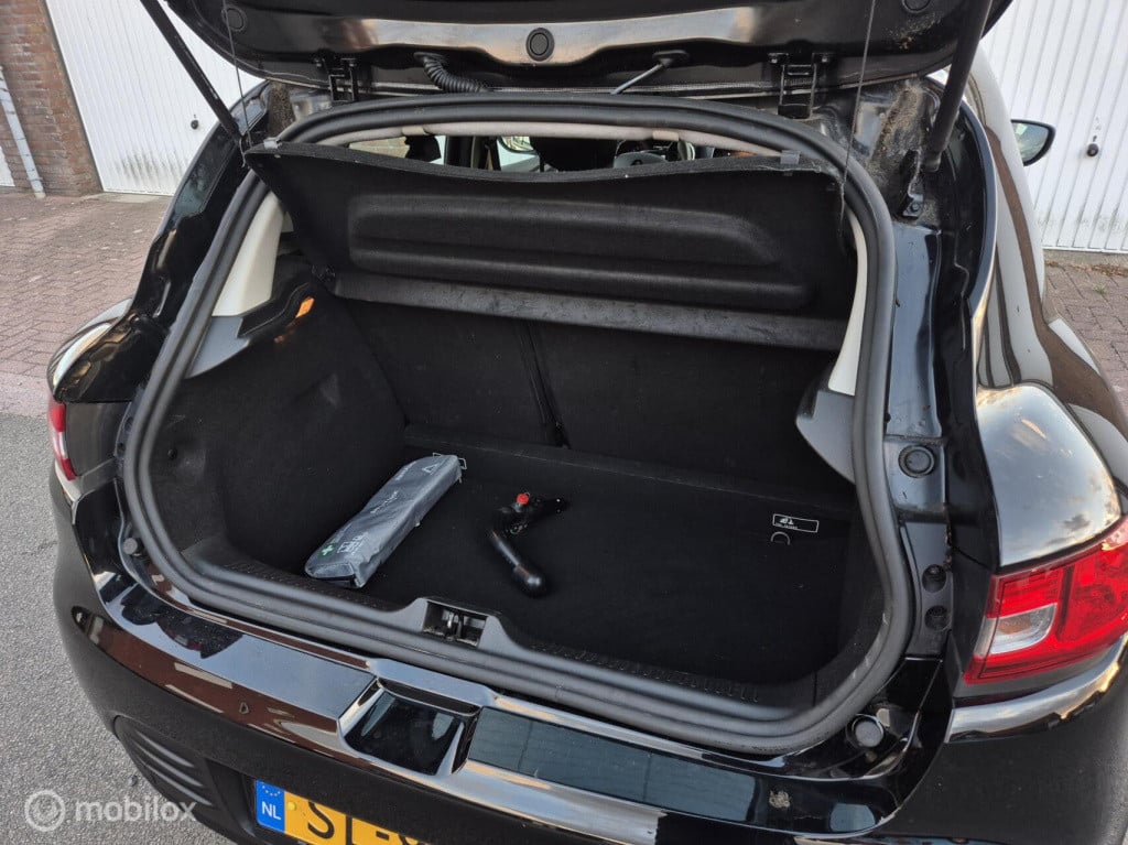 Renault Clio 0.9 tce zen / 1e eigenaar / dealeronderhouden / trekhaak / air