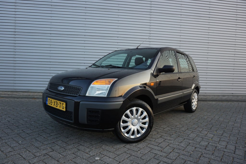 Ford Fusion 1.4-16v champion airco / elektr. ramen / trekhaak / nap