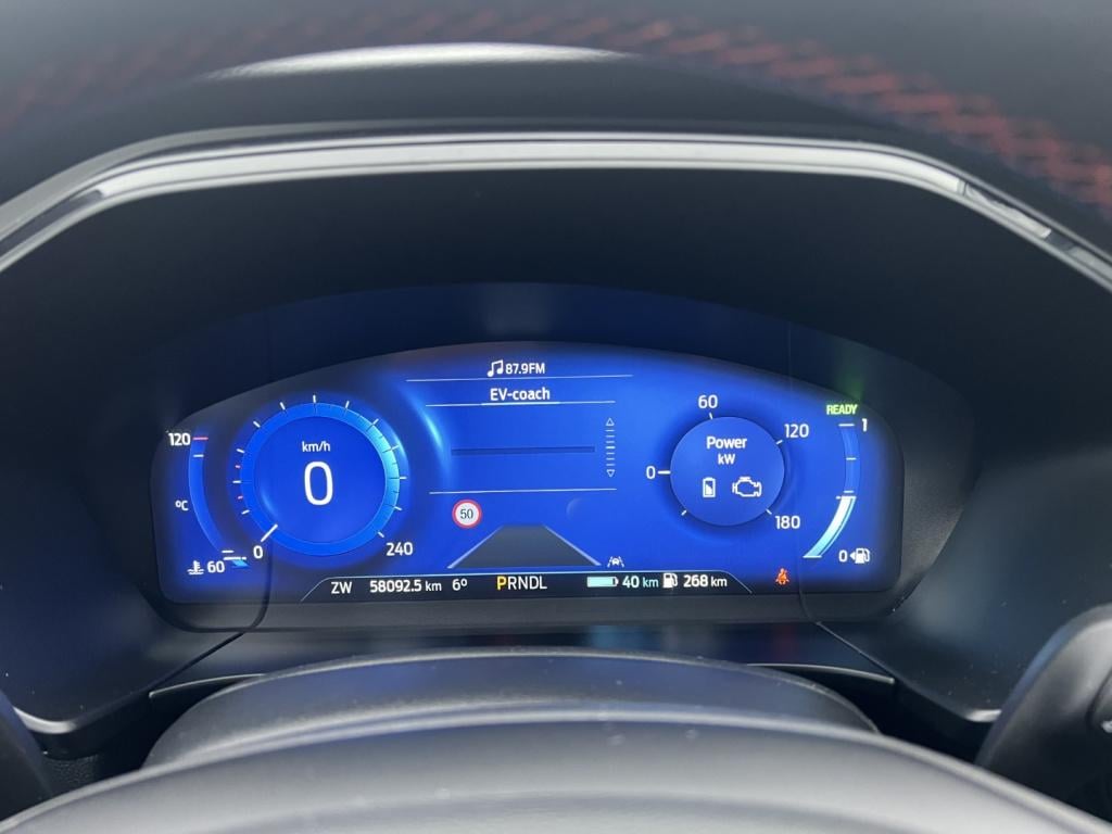 Ford Kuga 2.5 phev e-cvt 225pk st-line x , pano dak , 19inch , voorruitverw