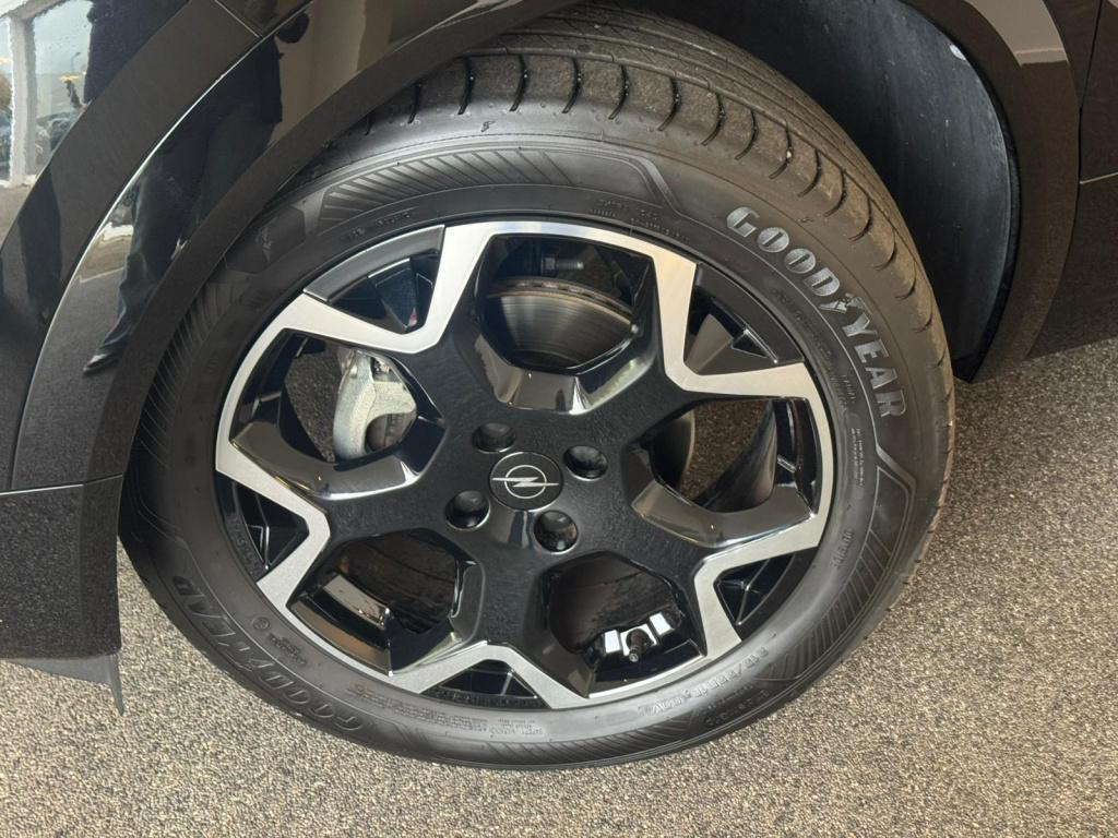 Opel Mokka 1.2 turbo gs black pack (model 2025)