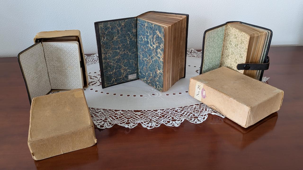 Set van 3 Antieke Bijbels (Statenvertaling) – met Psalmen van Datheen