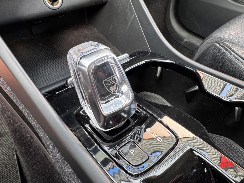 Volvo XC40 2.0 t4 inscription automaat | leer | 19'' lmv | trekhaak