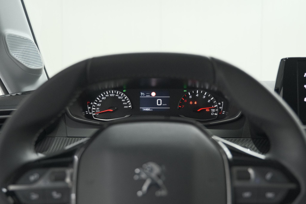 Peugeot 208 puretech 100 allure pack | camera | apple carplay | stoelverwar