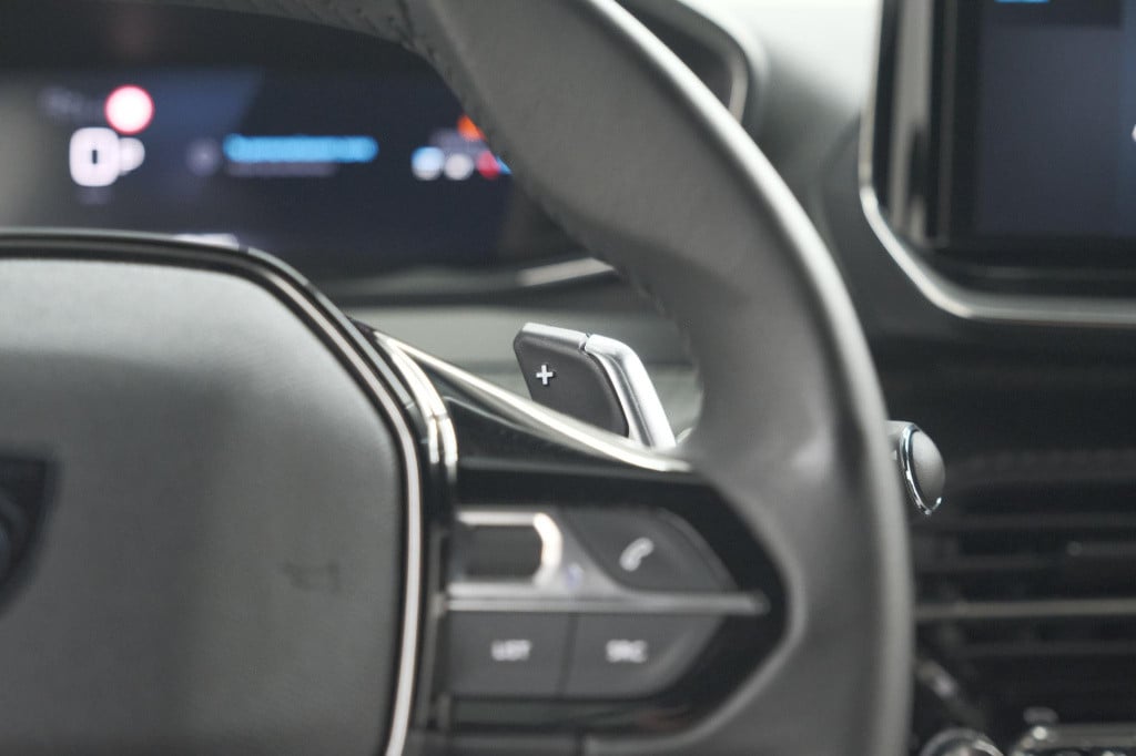 Peugeot 2008 puretech 130 eat8 allure | 360 camera | adaptieve cruise contr