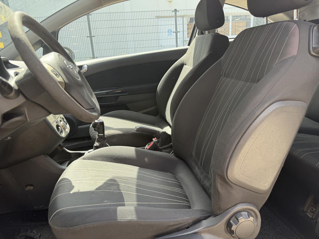Opel Corsa 1.4 16V 66KW 3DRS 2008 Zilver Airco Apk Cruise Nap