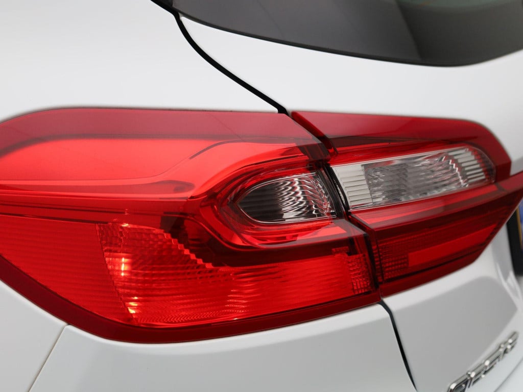 Ford Fiesta 1.1 trend ac | parkeersensoren | apple carplay | elek. spiegels