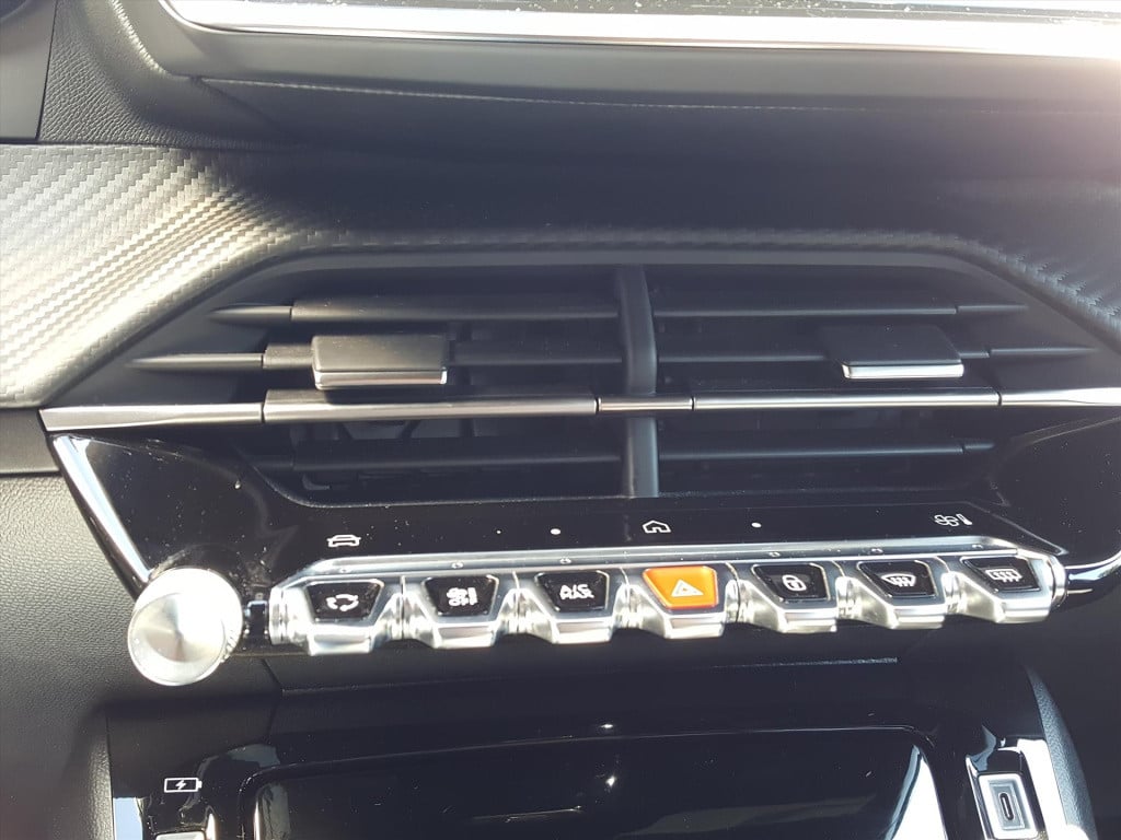 Peugeot 2008 allure pack 1.2 pt-130pk (vol)automaat (eat8) | 3d navigatie &