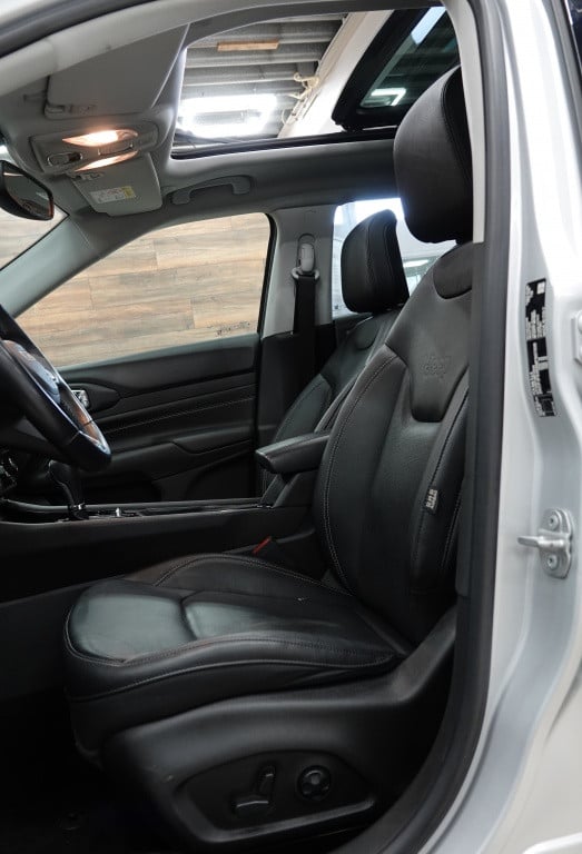 Jeep Compass 4xe 240 | pano | acc | led | 360' camera |