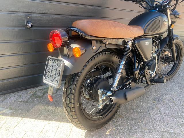 Unieke hanway raw 50 demo maar 1860 km caferacer euro 5 limited nu 1899 eu