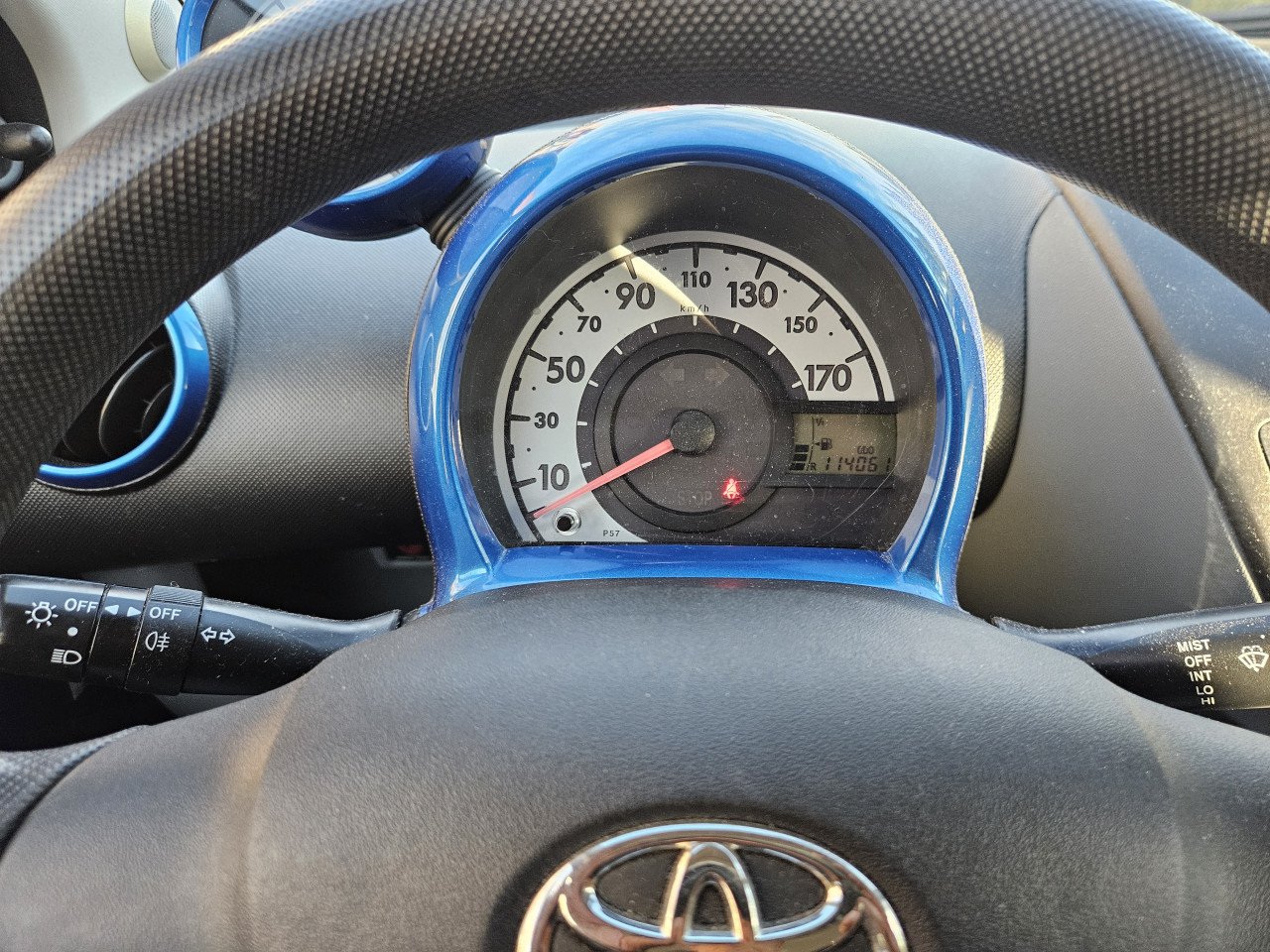 Zuinige TOYOTA AYGO 5 drs Dynamic Blue AIRCO / NL AUTO / NAP / 1:23 !