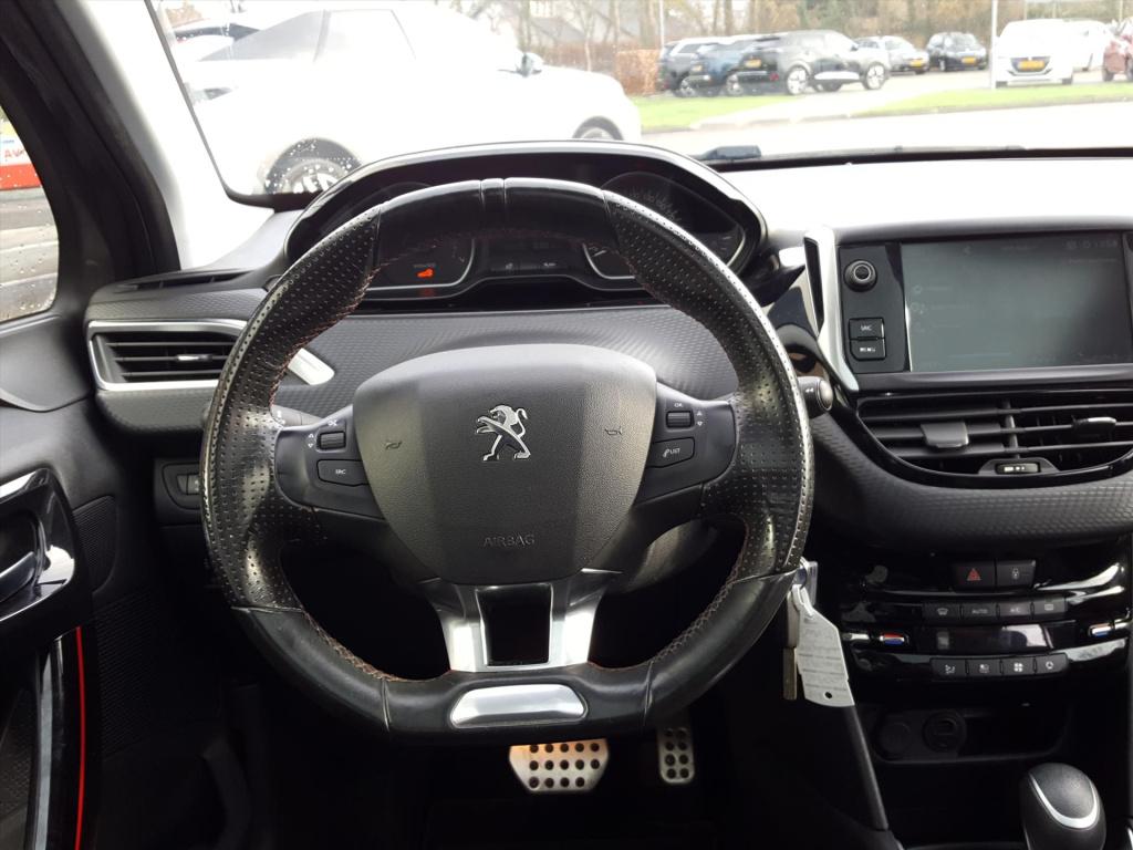 Peugeot 208 gt-line 1.2-110pk 5d vol-automaat(eat6) navigatie | trekhaak | 
