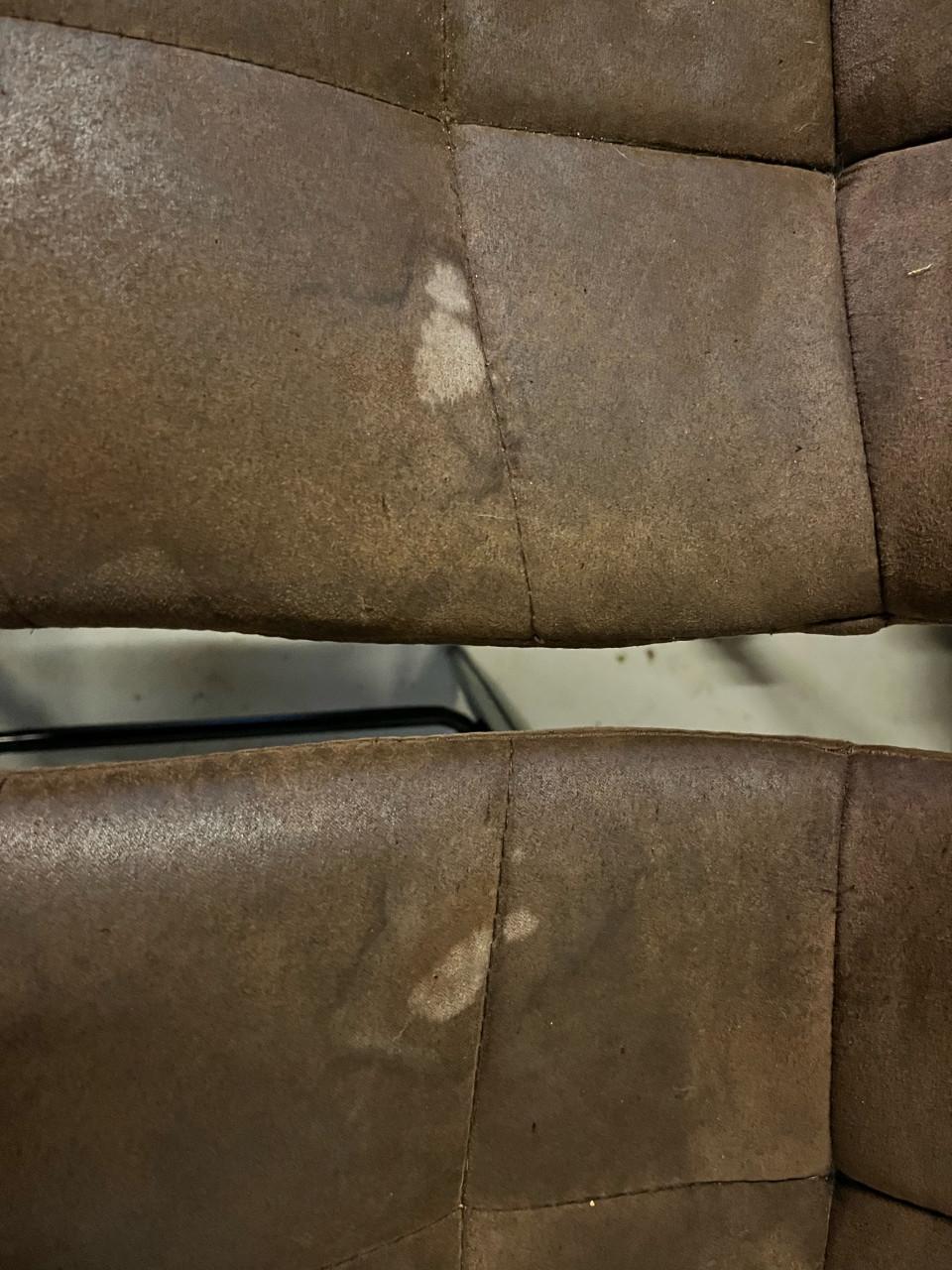 Bartafel met 2 stoelen + optioneel 2 gratis opklapbare barstoelen