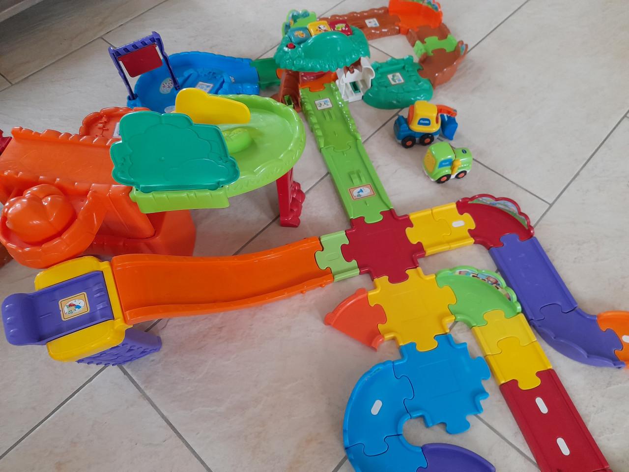 Vtech zoef zoef  dierentuin met extra paden en glijbaan (in nette staat)