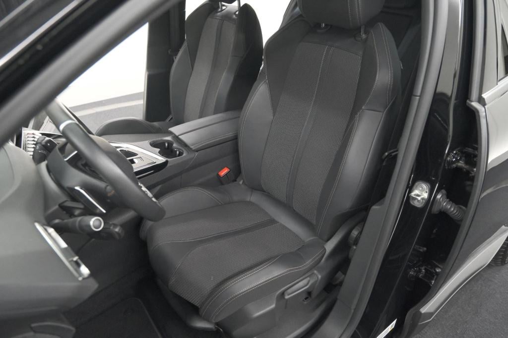 Peugeot 3008 puretech 130 eat8 gt black pack | trekhaak | elektrische koffe