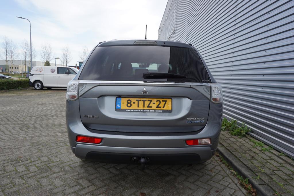 Mitsubishi Outlander 2.0 phev executive edition automaat - navi / cruise / 