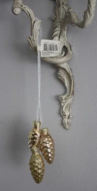Kerstbal slinger met 3 glazne denneappels goudkleur glitter