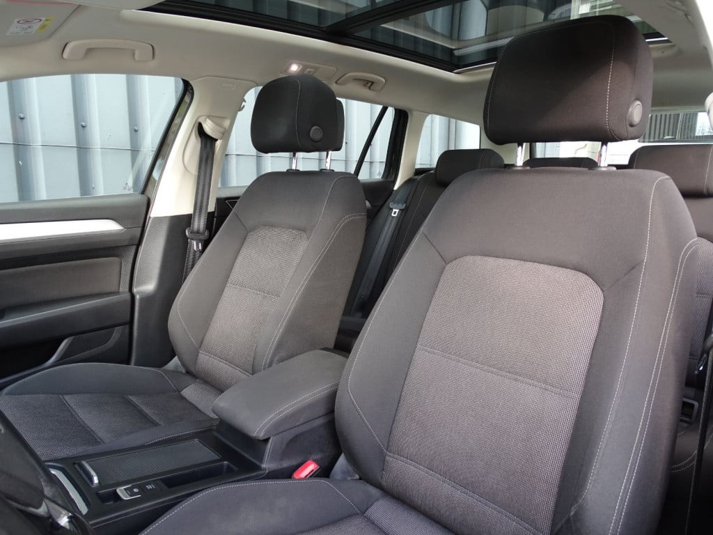 Volkswagen Passat variant 1.4 tsi act highline business automaat | pano | c