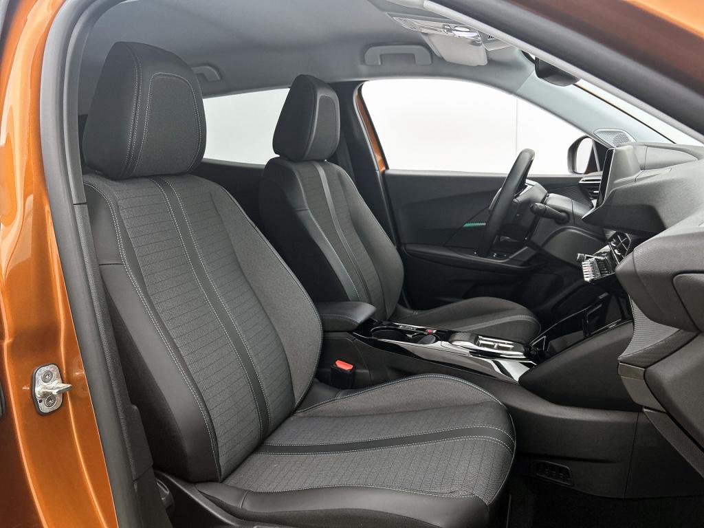 Peugeot E-2008 ev allure 50 kwh | rijklaar | navigatie |parkeersensoren v+a