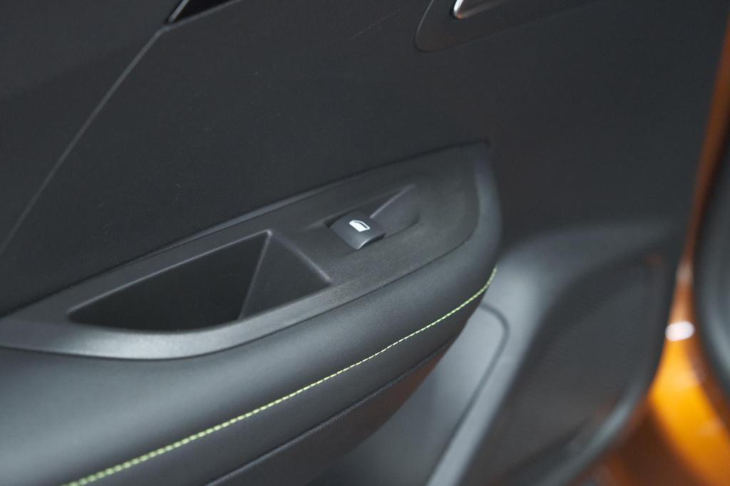 Peugeot 2008 puretech 130 gt pack | leer-pakket | camera | dodehoekdetectie