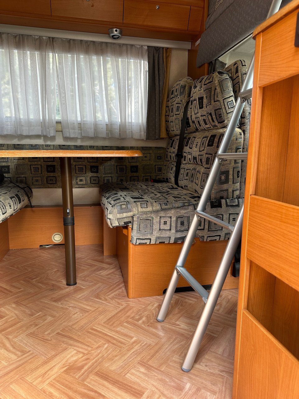Adria Adriatik 660DP - (Airco) Camper - 6 personen - 2003