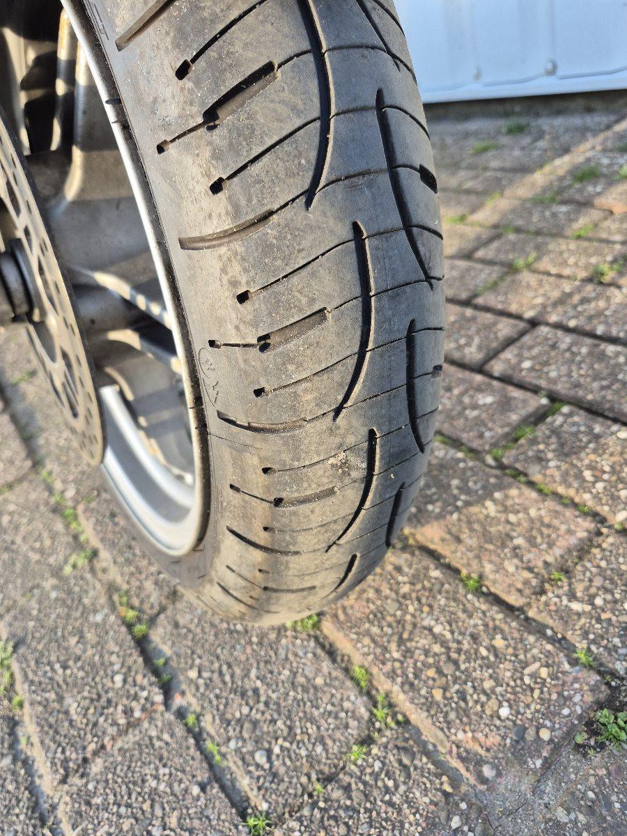 Suzuki Burgman 650 Executive uit 2007