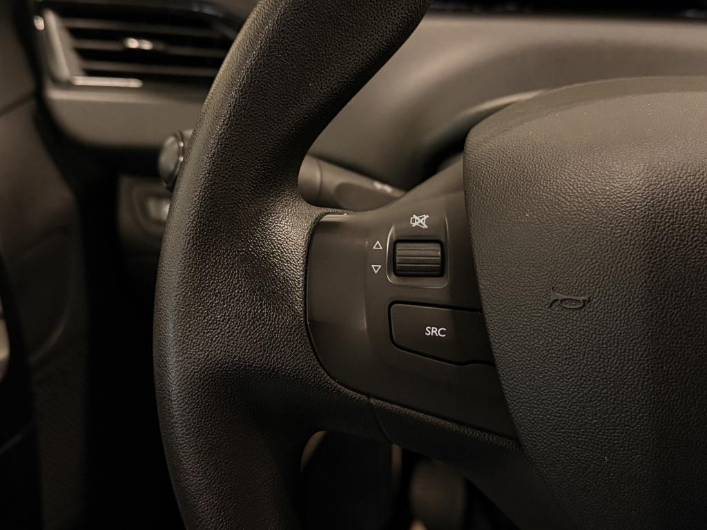 Peugeot 208 1.2 puretech blue lion | led | dab | airco | cruise | apple car