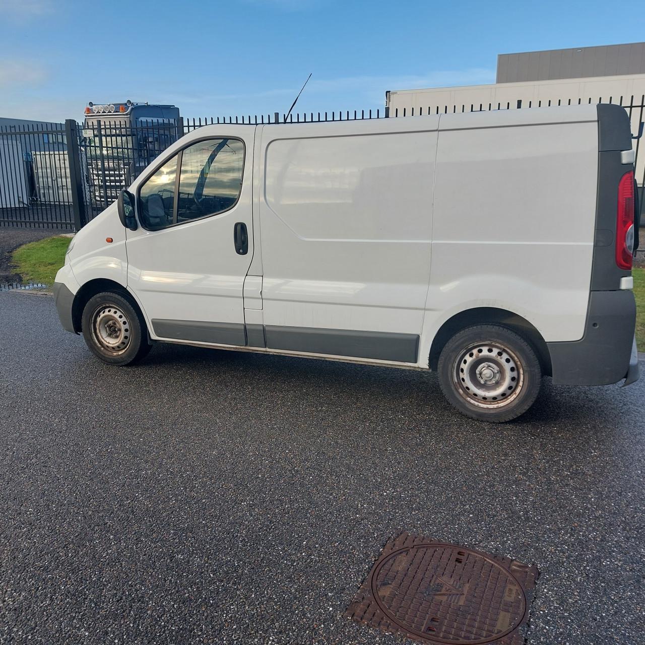 Opel Vivaro 2.0 CDTI 2.7 T -   140.801 Km