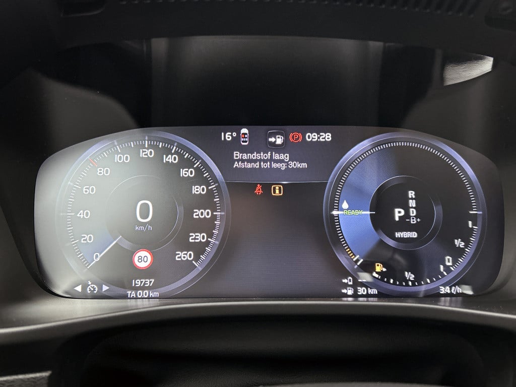 Volvo XC40 1.5 t4 recharge inscription expression | 360 camera | navi