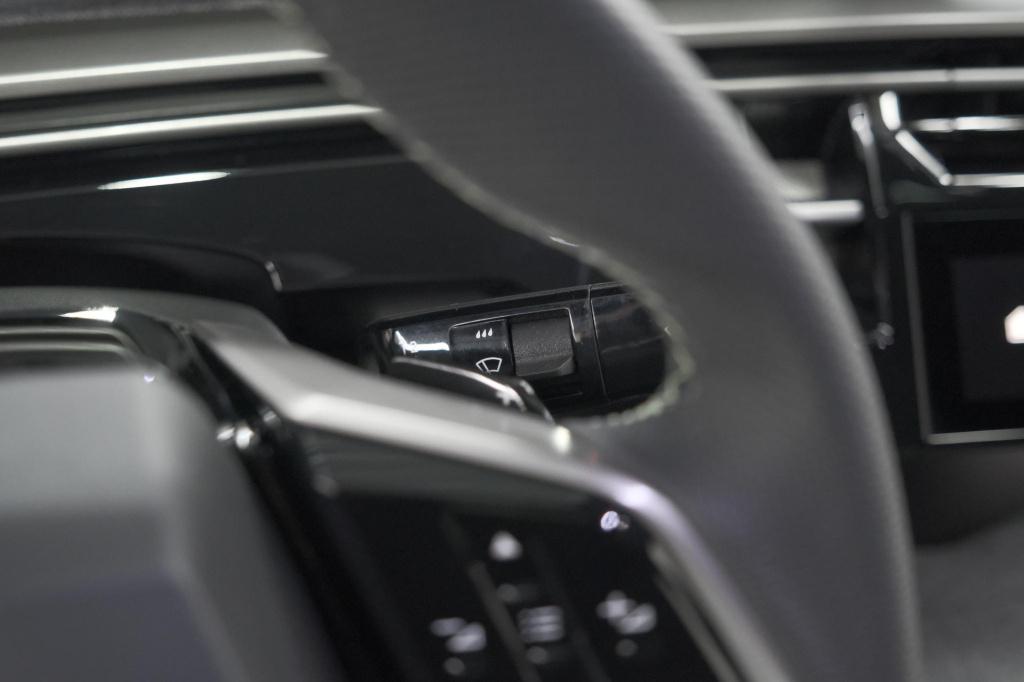 Peugeot 3008 1.2 hybrid 136 gt | adaptieve cruise control | camera | elektr